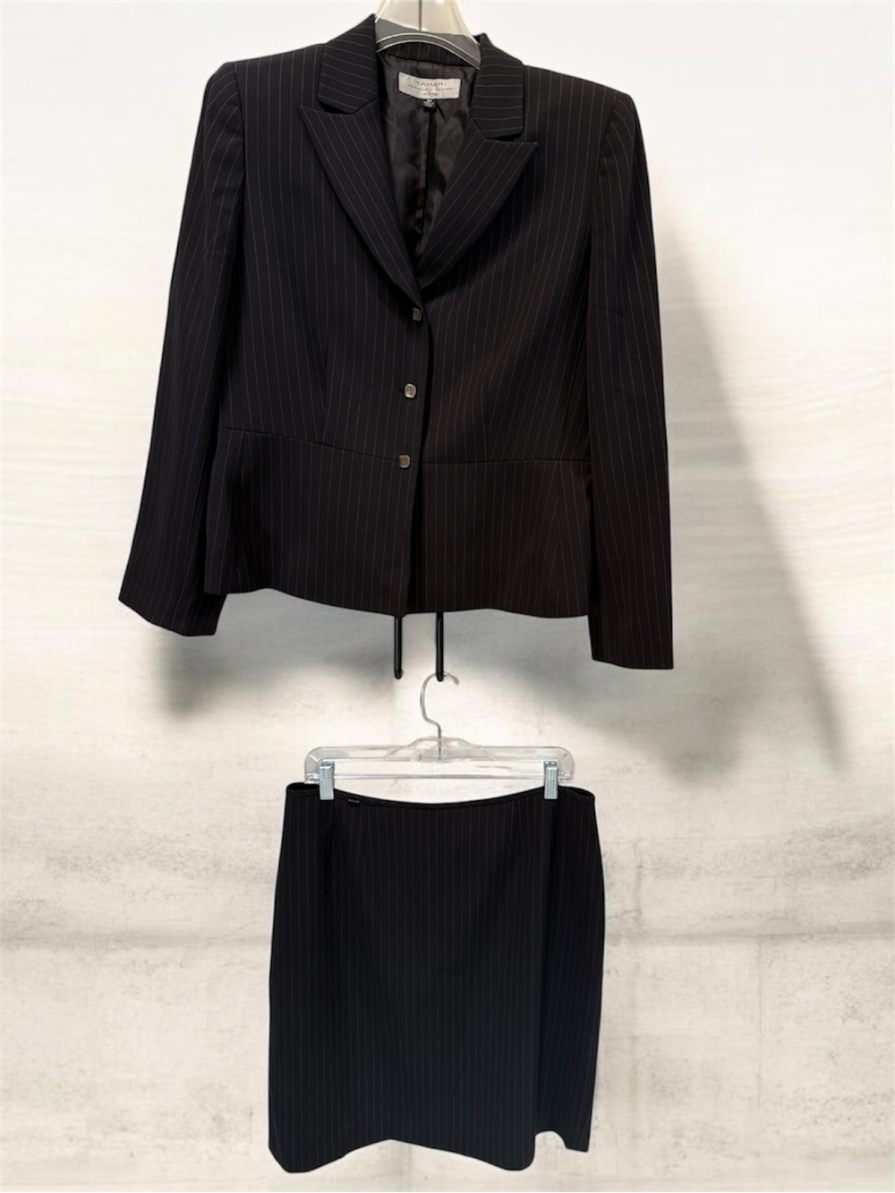 Tahari black pin stripe women's Business suit skirt 14 Petite 14P Fully Lined